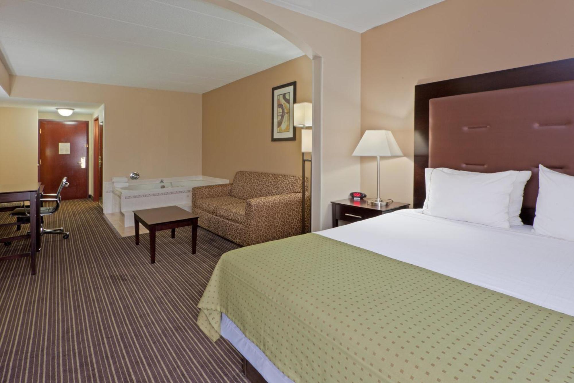 Holiday Inn Express Hotel & Suites Charleston-Southridge, An Ihg Hotel Eksteriør billede